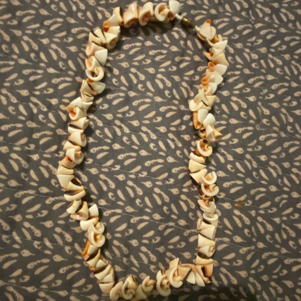Sea shell necklace
